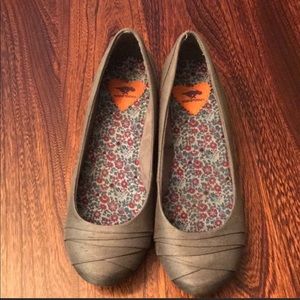 Rocket Dog Gray/Silvery Flats